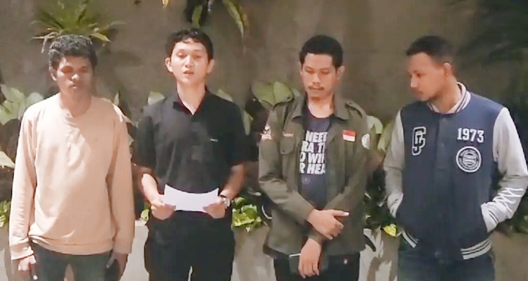 Foto: Tangkapan layar video viral kelompok pendemo Menteri Investasi Bahlil Lahadalia yang mengaku dibayar.