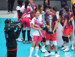 Artis Donna Turut Ramaikan Pertandingan ekshibisi Fun Volley Ball di Indonesia Arena