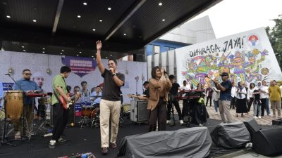 Maliq n D’Essentials dan Charly van Houtten Turut Ramaikan Buka Puasa Bersama di Halaman Kemenpora