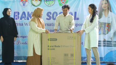 DWP Kemenpora RI Berikan Bantuan Kursi Roda Kepada SLB YDBA
