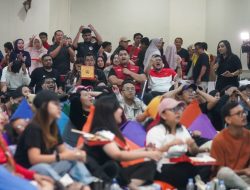 Menpora Dito Merasa Senang Lihat Masyarakat Yang Ikut Nobar di Kantor Kemenpora