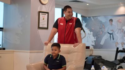 Pebiliar Cilik, Ode Nandra Bertemu Menpora Dito, Menpora Pesan Agar Bakat Terus Dibina
