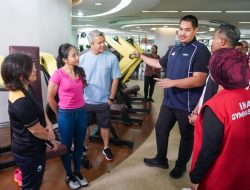Kunjungi Latihan Pesenam Rifda, Menpora Dito Harap Bisa Ukir Sejarah di Olimpiade 2024 Paris