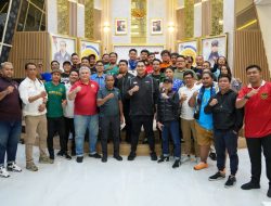 Menpora Dito Harap Peran Suporter Sepak Bola Bisa Dikembangkan