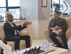 Menpora Dito Terima Kunjungan Perdana Pelatih Timnas Indonesia Patrick Kluivert