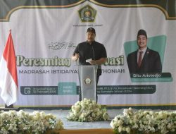 Menpora Dito Apresiasi Transformasi Madrasah Ibtidaiyah Al Wathoniyah di Palembang