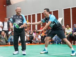 Liga Bulutangkis Kemendikdasmen 2025: Wamenpora Taufik Hidayat Raih Kemenangan dalam Pertandingan Eksibisi