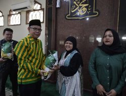 UPZ Baznas Kemenpora dan Baznas Pusat Salurkan Santunan 200 Paket Beras dan Sembako