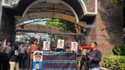 Puluhan Mahasiswa NTB Demo di Kejagung, Tuntut Usut Dugaan Korupsi Bupati Lombok Barat